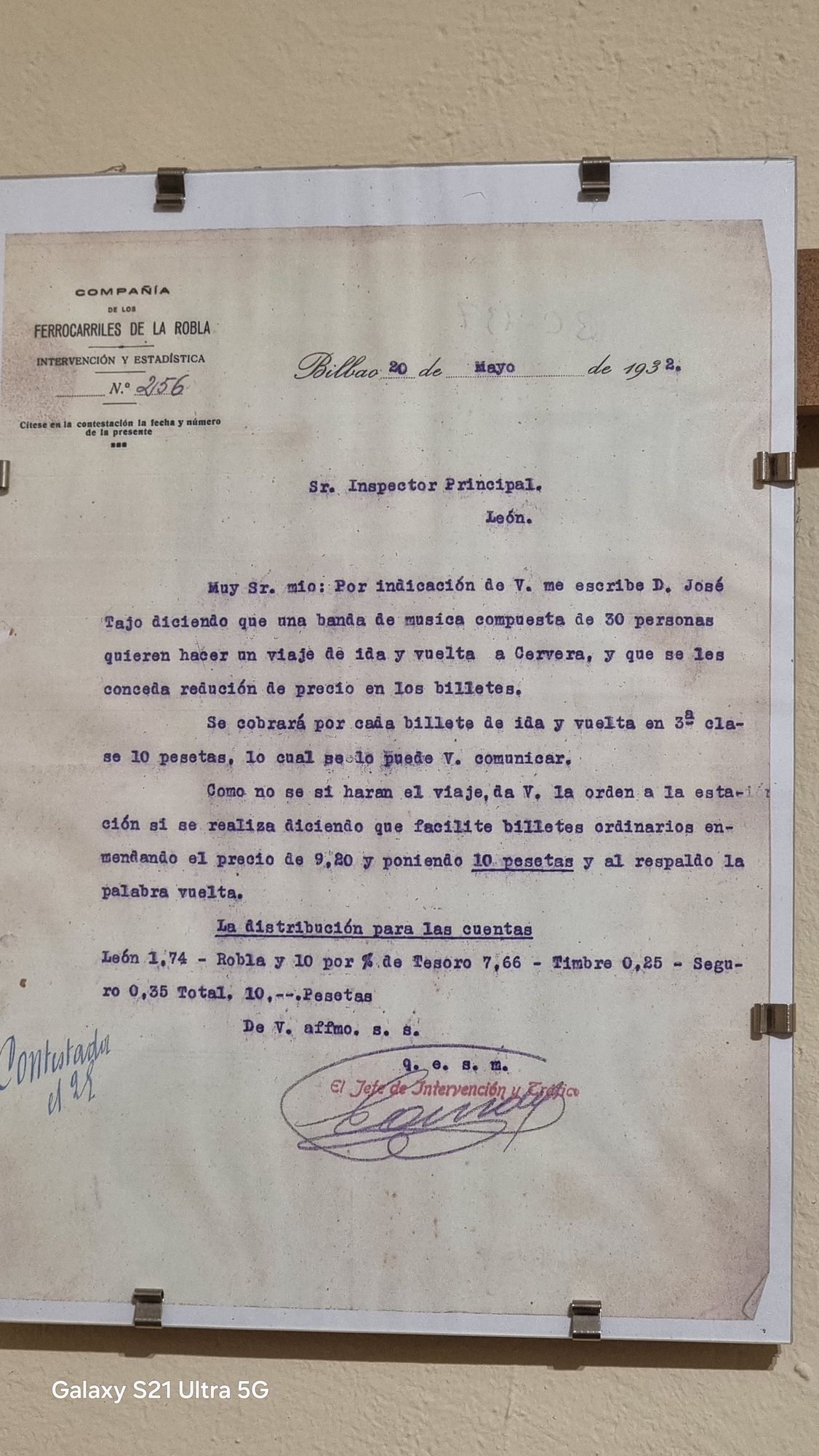 Carta de 20 de mayo de 1932 sobre viaje de ida y vuelta a Cervera de una banda de música de 30 personas y precio de 10 pesetas por billete.